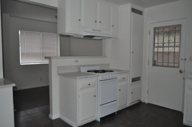 Foto del edificio - 4059 W 137th St