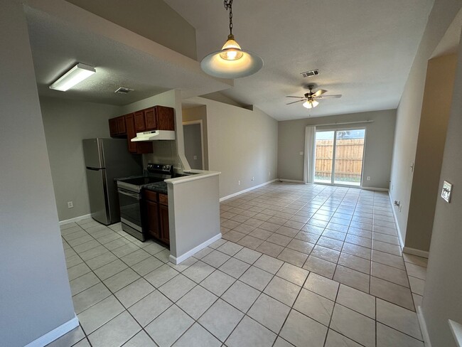 Building Photo - 2 Bedroom 2 bath for rent ~ water, sewer, ...
