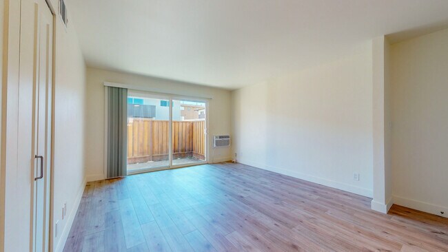 Living Room - Patio Entrance - Sonoma Park Apartments