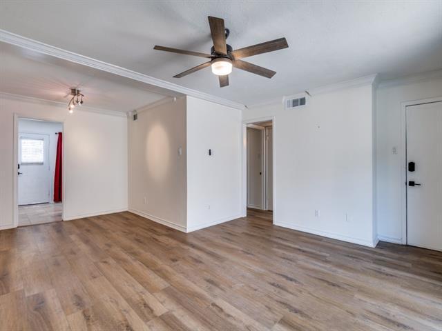 Foto del edificio - 10216 Regal Oaks Dr
