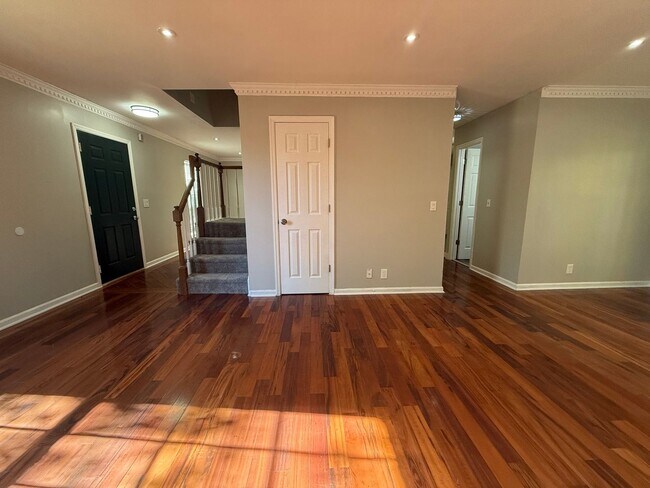 Foto del edificio - Beautiful Brick Home in Antioch - Fenced in Yard