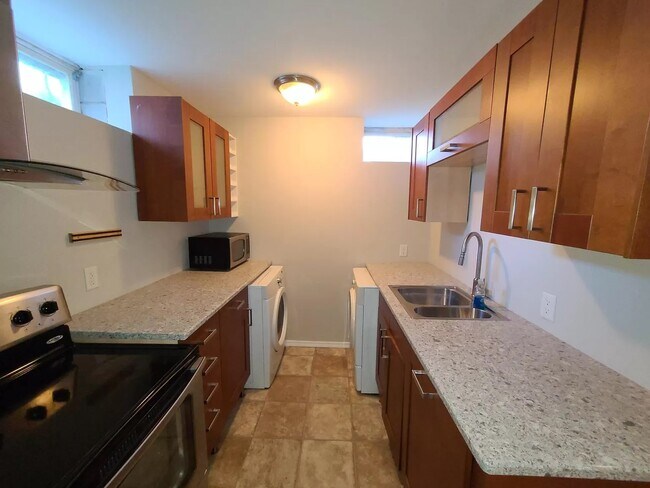 Kitchen - 833 Marshall Ave