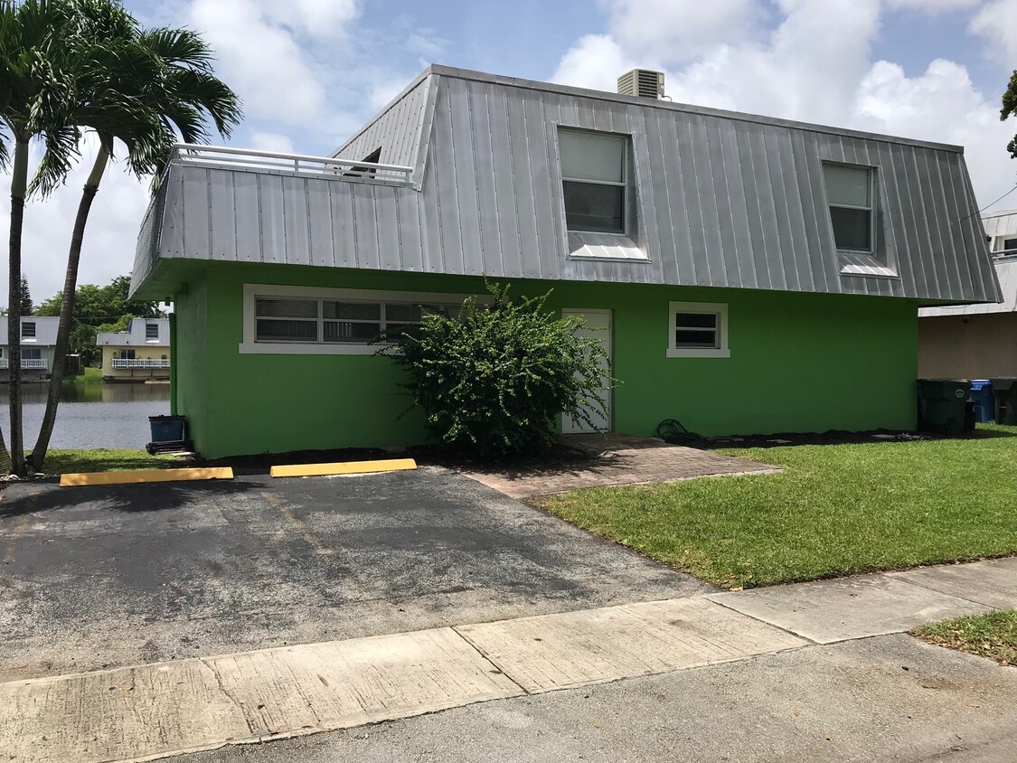 1350 NE 40th Dr, Oakland Park, FL 33334 House Rental in Oakland Park