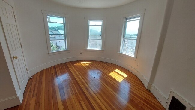 Building Photo - 11 Topliff St
