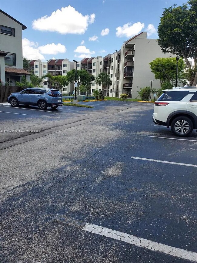 Foto del edificio - 10080 NW 9th St Cir