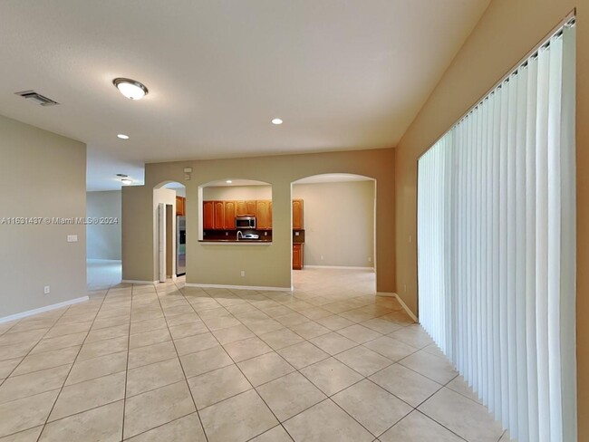 Building Photo - 4143 Cascade Terrace