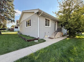 Building Photo - 312 S Lodge Ln