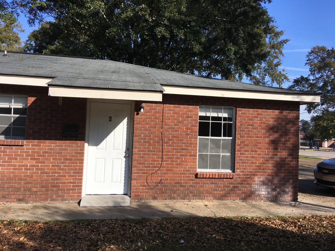 Primary Photo - 127 Pine St