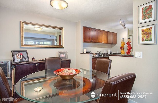 Foto del edificio - 15821 Leary Way