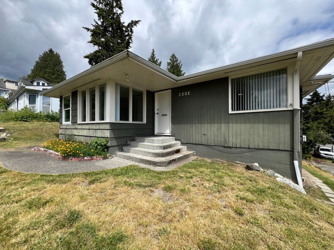 Primary Photo - Bremerton Duplex