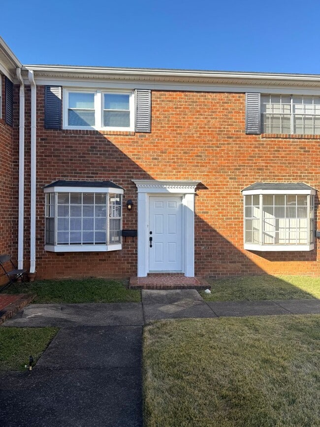 Building Photo - 1723 E Cone Blvd