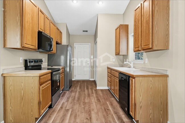 Foto del edificio - 325 Mill Pond Rd