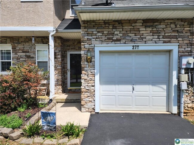 Building Photo - 278 Maple Ct