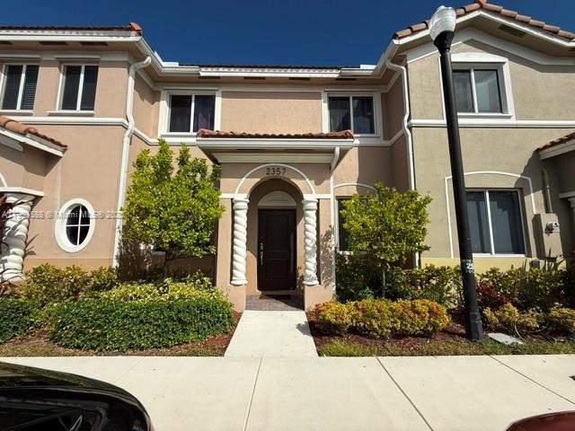 Foto principal - 2357 SE 10th St