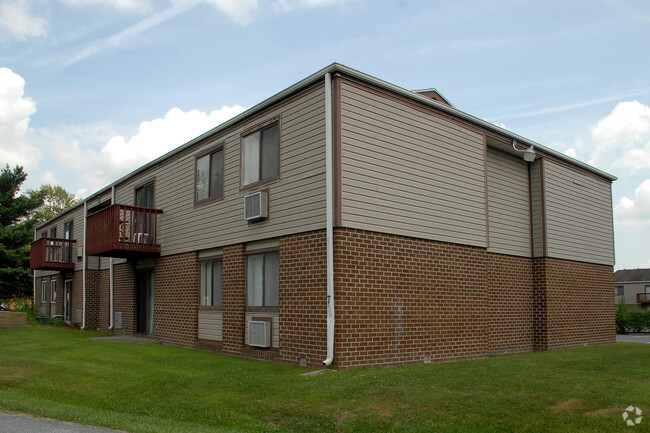 Building Photo - Dunbarton Estates Apartments