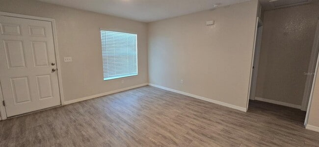 Building Photo - 33 Poplar Rd