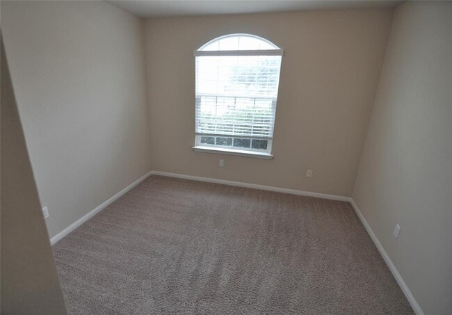 Building Photo - 106 Leona River Trl