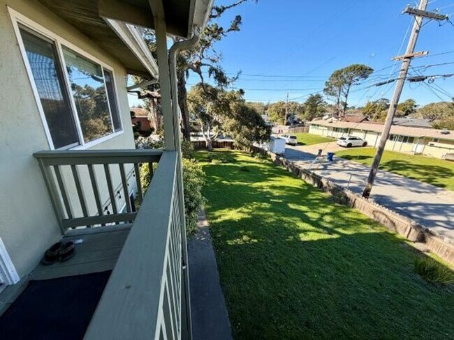 Building Photo - Updated Two Bedroom Duplex in PG!