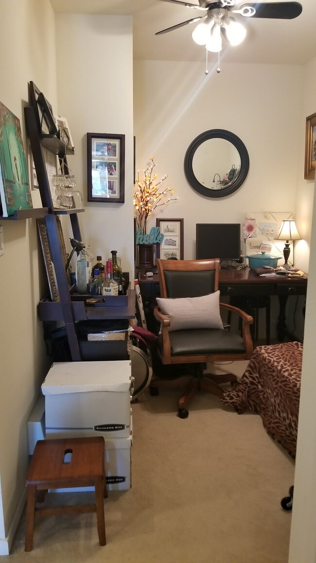 Den - 2901 NE Blakeley St