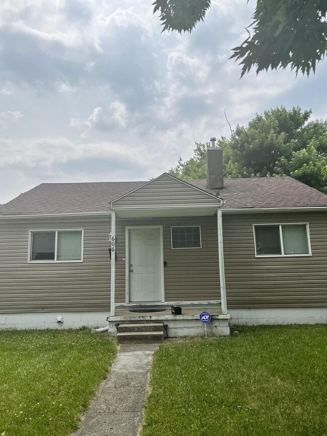 Photo - 606 S Spencer Ave House
