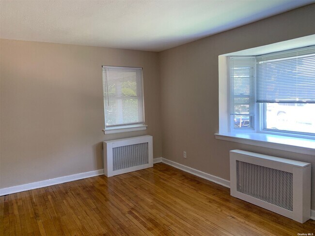 Building Photo - 260-42-260-74 74th Ave
