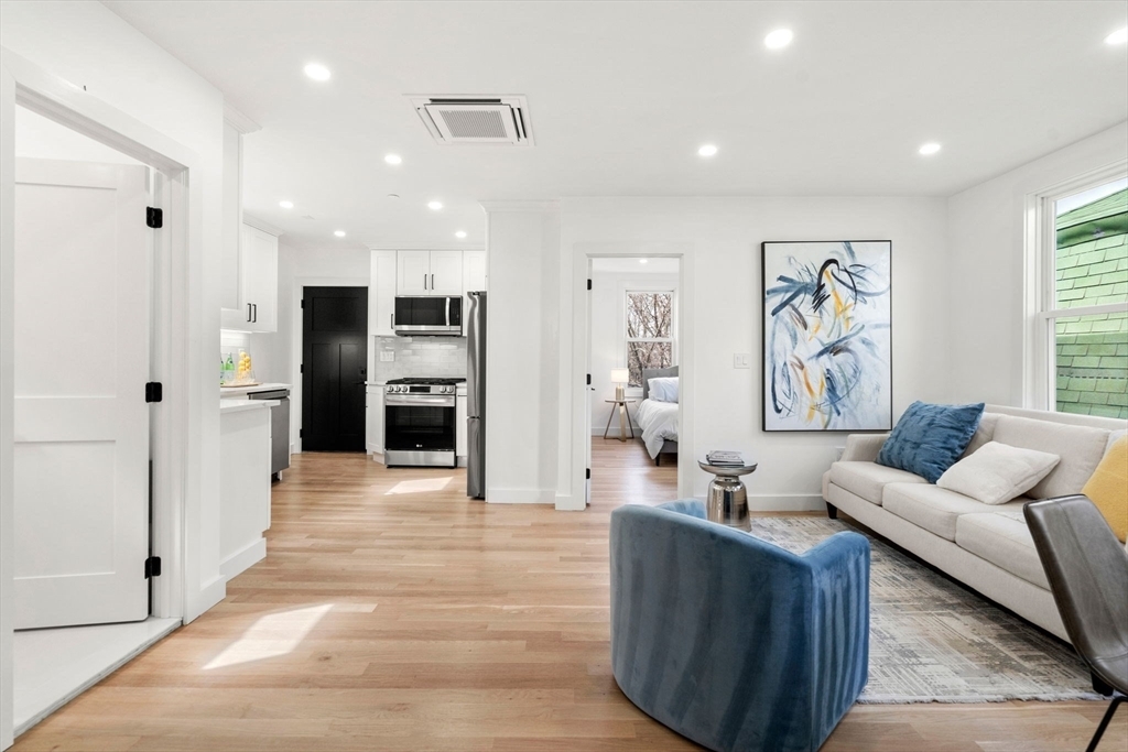 Foto principal - 63 Oak St