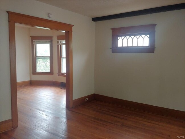 Building Photo - 122 Reed Ave