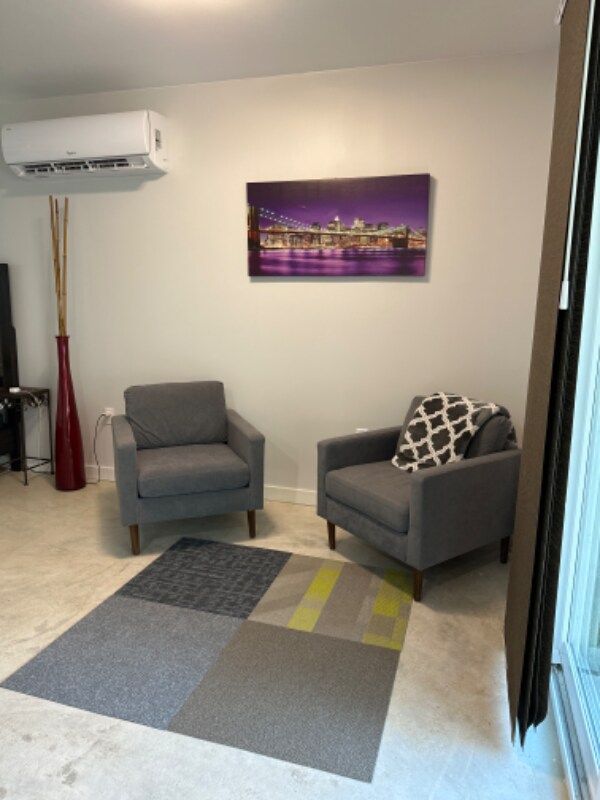 Foto del edificio - 3610 Hargill Dr