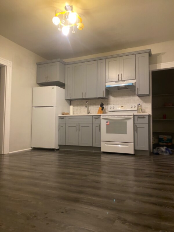 Building Photo - 644 Brooks St