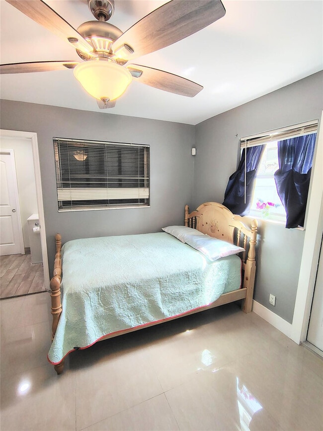 Foto del edificio - 845 S Highland Dr