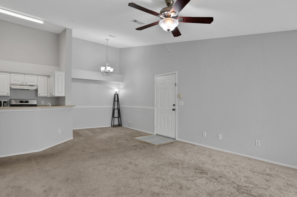 Building Photo - 13810 Sutton Park Dr N