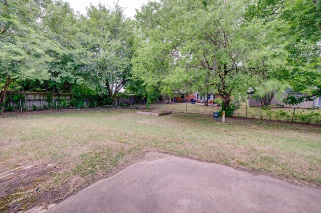 Foto del edificio - 4 Bed | 2 Bath | Broken Arrow | October