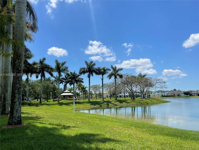 Foto del edificio - 134 SE 28th Ter