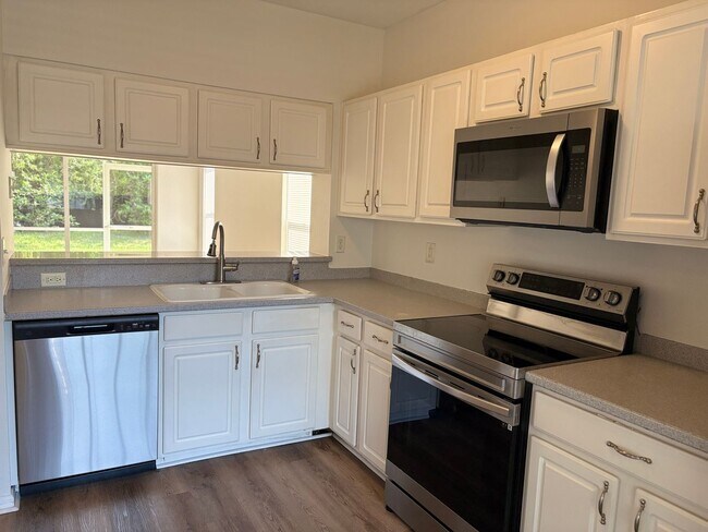 Foto del edificio - **Coming Soon** 2/2.5 Townhomes for Rent in Fort Myers