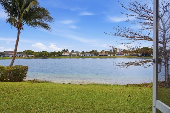 Foto del edificio - 575 SE 29th Dr