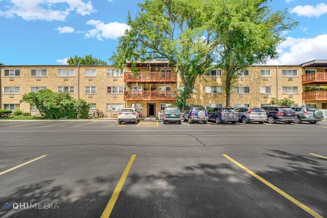 Building Photo - 726 Dempster St