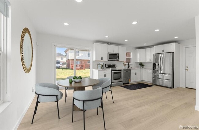 Foto del edificio - 28202 Fortson Ln