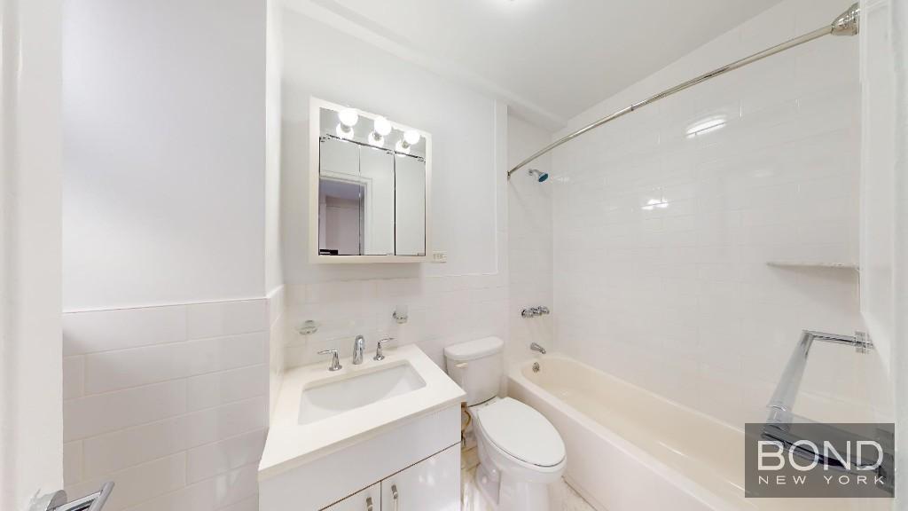 Foto del edificio - 140 E 46th St