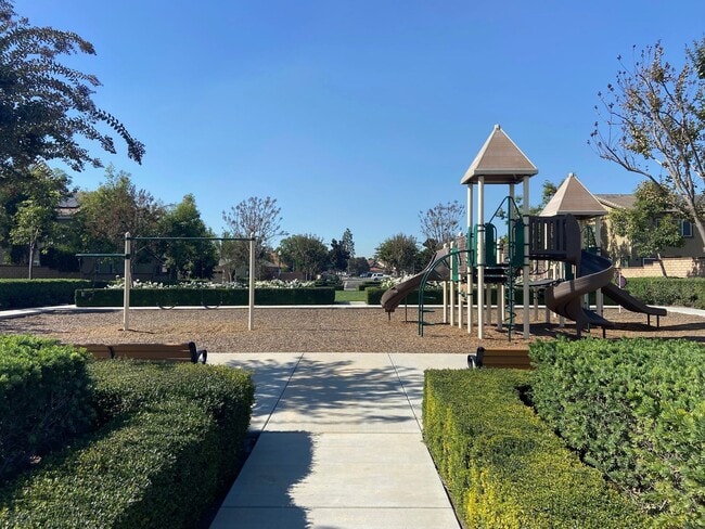 Foto del edificio - Beautiful 6 bed and 4.5 bath home in West ...