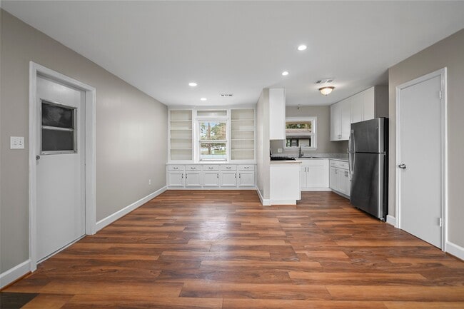 Foto del edificio - 209 Moss Hill Ln
