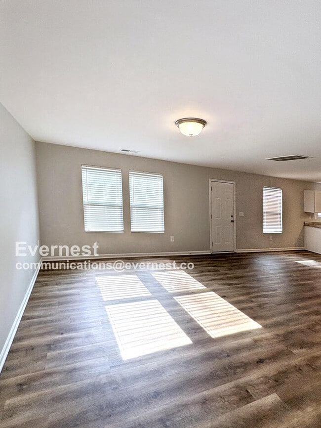 Building Photo - 15 Sloane Ct
