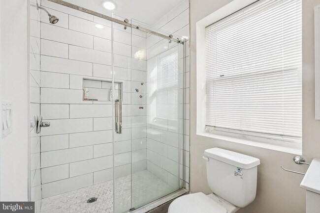 Foto del edificio - 512 W Norris St