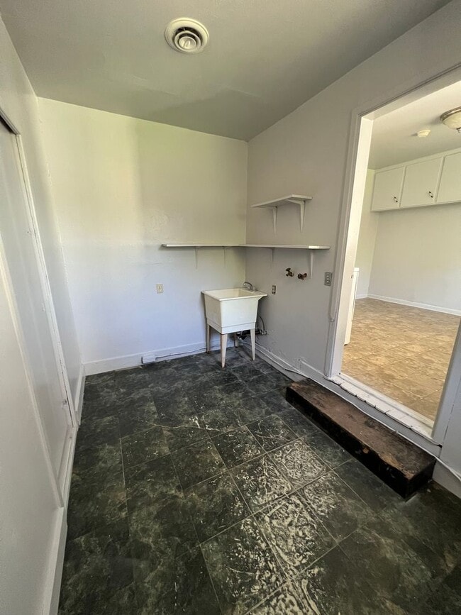 Foto del edificio - 4 Bedroom, 2 Bathroom Home - Located near Oregon Tech and Sky Lakes!