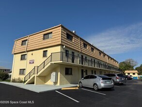 Building Photo - 7101 Ridgewood Ave