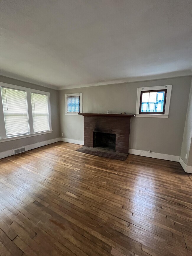 Foto del edificio - 15500 Rutherford St