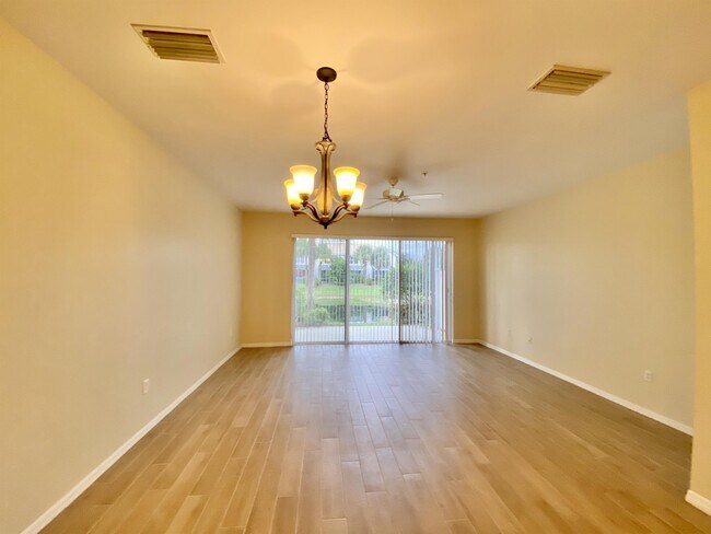 Foto del edificio - 860 Hampton Cir