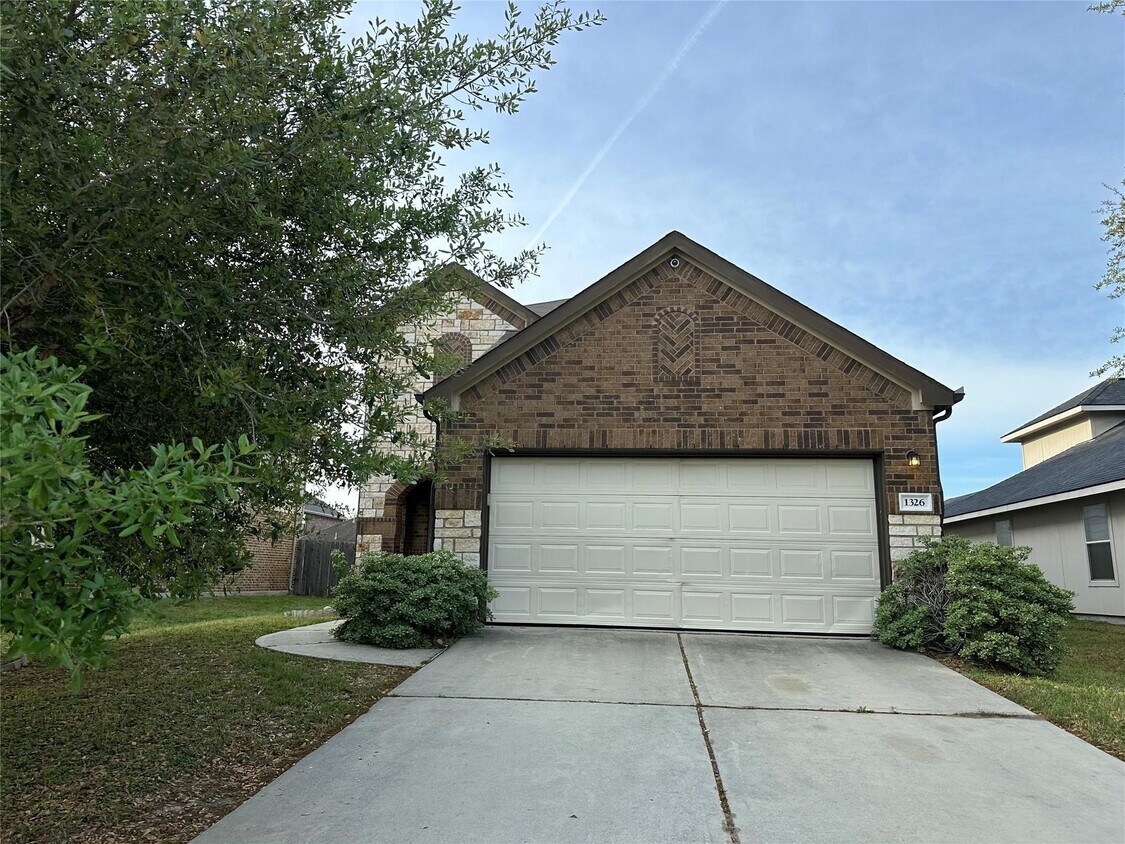Primary Photo - 1326 Seagler Pond Ln