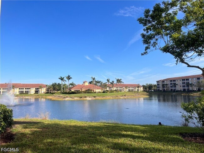 Foto del edificio - 8470 Kingbird Loop