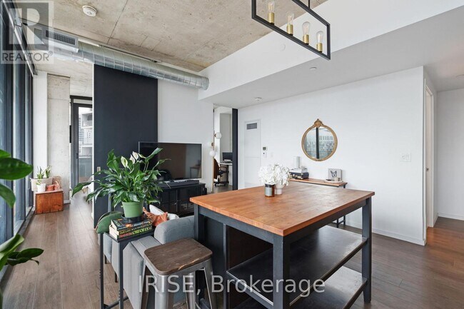 Building Photo - 21 Lawren Harris Square