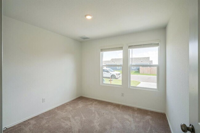 Foto del edificio - 505 Sergeant Murphy Rd